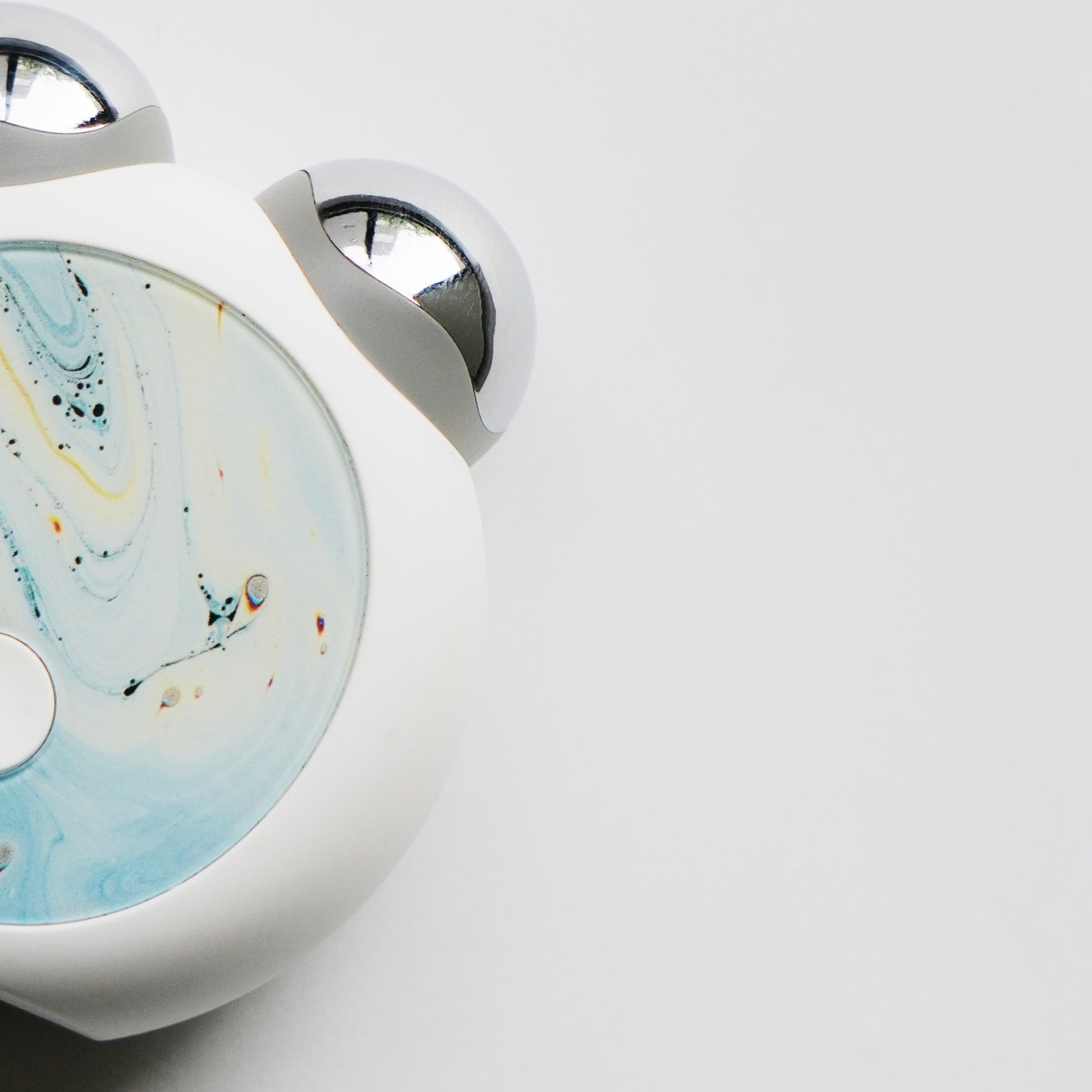 Dispositivo de microcorriente para tonificación facial con Luz led